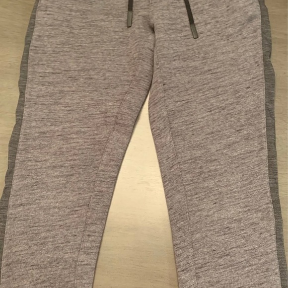 Lululemon gray jogger sweatpants size 4. EUC. - Picture 4 of 13